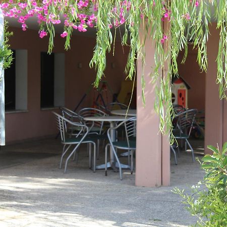 بيلاريا-إيجيا مارينا Hotel American المظهر الخارجي الصورة