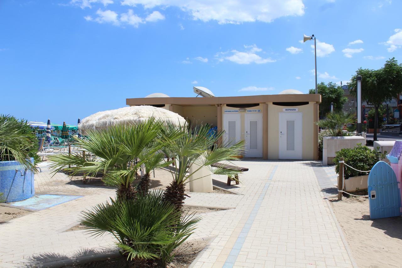 بيلاريا-إيجيا مارينا Hotel American المظهر الخارجي الصورة