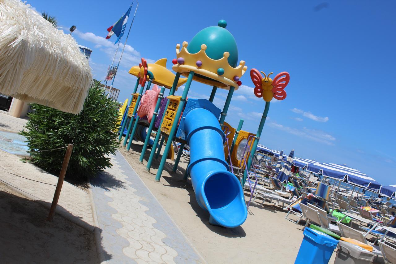 بيلاريا-إيجيا مارينا Hotel American المظهر الخارجي الصورة